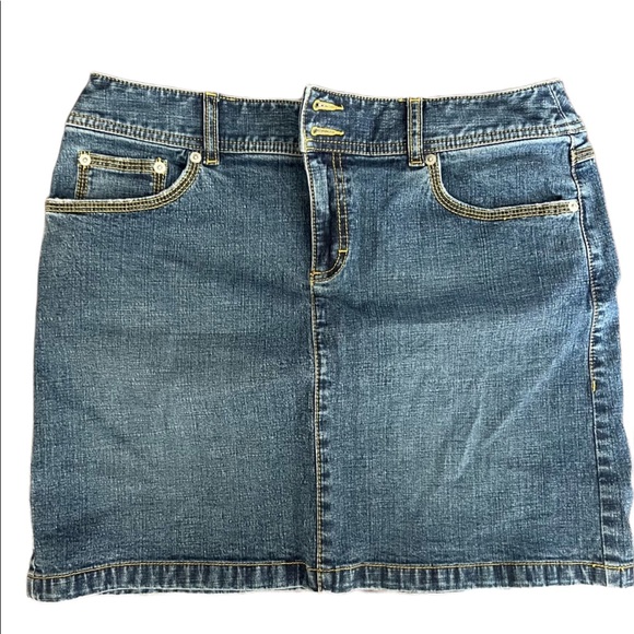 LOFT Dresses & Skirts - NWOT Ann Taylor LOFT Denim Skirt